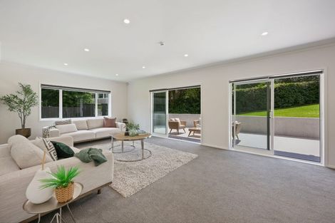 Photo of property in 16 Andrea Place, Sunnyhills, Auckland, 2010