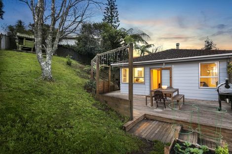 Photo of property in 100 Captain Scott Road, Glen Eden, Auckland, 0602