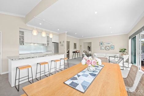 Photo of property in 8d Glen Iris Grove, Woburn, Lower Hutt, 5010