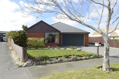Photo of property in 15 Kamahi Place, Bishopdale, Christchurch, 8051
