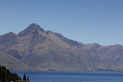 Photo of property in The Beeches Apartments, 4/60 Hallenstein Street, Queenstown, 9300