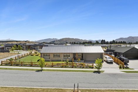 Photo of property in 14 Pounamu Avenue, Albert Town, Wanaka, 9305