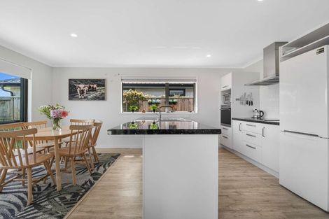 Photo of property in 6 Navy Lane, Papamoa, 3118