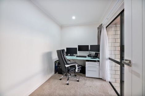 Photo of property in 2 Platinum Rise, Ranui, Auckland, 0612