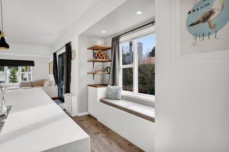 Photo of property in 15 Bracken Street, New Plymouth, 4310