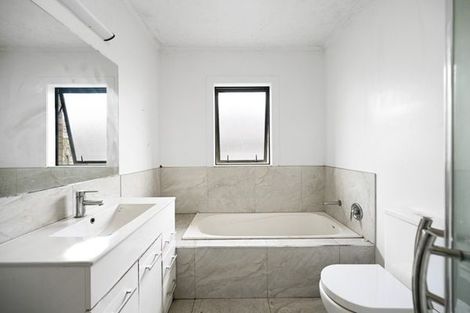 Photo of property in 281 Cambridge Road, Hillcrest, Hamilton, 3216