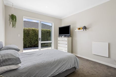 Photo of property in 8 Vinistra Road, Kumeu, 0810