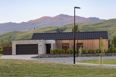 Photo of property in Kawarau Heights, 22 Kawarau Heights Boulevard, Lake Hayes, Queenstown, 9304