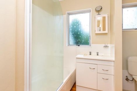 Photo of property in 18 Holland Grove, Richmond Heights, Taupo, 3330