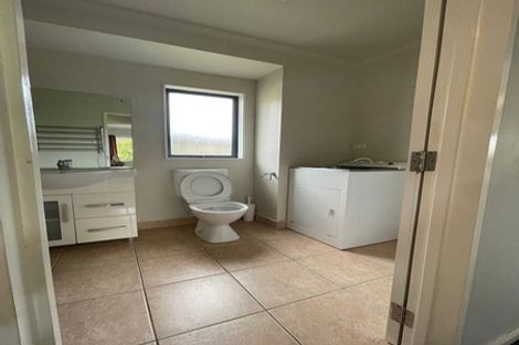 Photo of property in 226 Henderson Valley Road, Henderson, Auckland, 0612