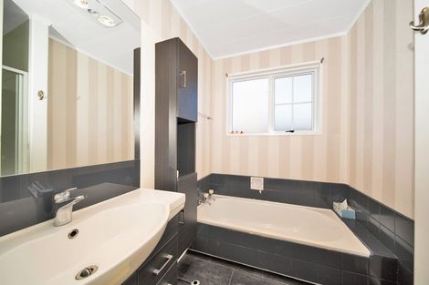 Photo of property in 24 Maire Street, Hawera, 4610