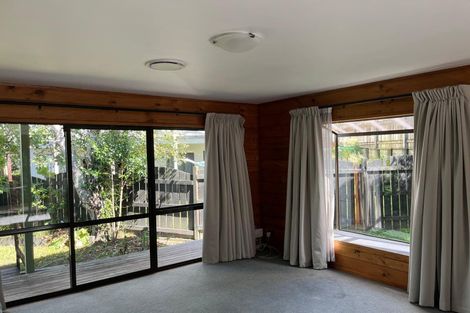 Photo of property in 3/8a Alma Street, Te Atatu South, Auckland, 0610