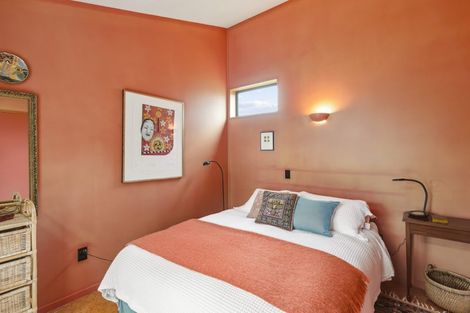 Photo of property in 5 Nuhaka Place, Paraparaumu Beach, Paraparaumu, 5032