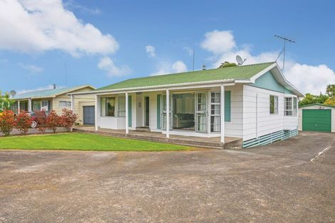 Photo of property in 35 Victoria Street, Coromandel, 3506