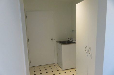 Photo of property in 8a Neeve Place, Taradale, Napier, 4112