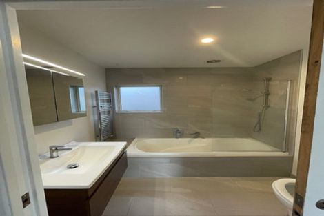 Photo of property in 58 Ngamotu Road, Moturoa, New Plymouth, 4310