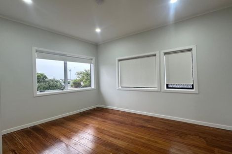 Photo of property in 720 Massey Road, Mangere, Auckland, 2022