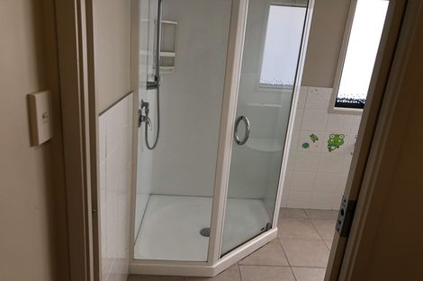 Photo of property in 11 Siena Place, Te Atatu Peninsula, Auckland, 0610