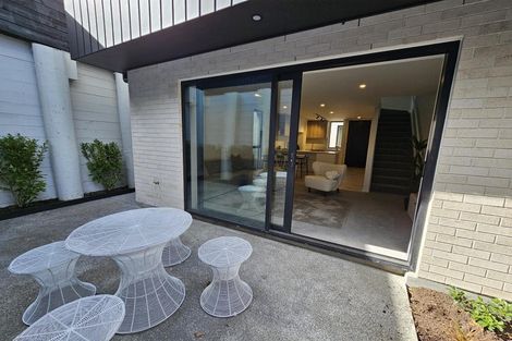 Photo of property in 16 Ara Toutouwai, Karori, Wellington, 6012