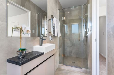 Photo of property in 121a Sycamore Drive, Sunnynook, Auckland, 0620