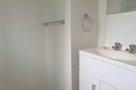 Photo of property in 62 Lincoln Road, Henderson, Auckland, 0610