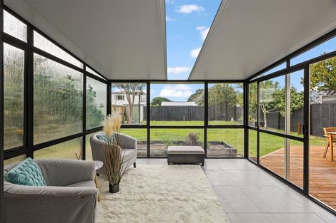 Photo of property in 443 Mairehau Road, Parklands, Christchurch, 8083