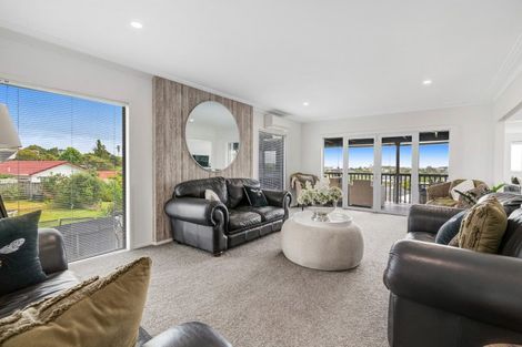 Photo of property in 42 Albatross Road, Red Beach, 0932