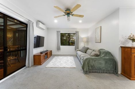 Photo of property in 2/18 Atlantis Place, Totara Vale, Auckland, 0629