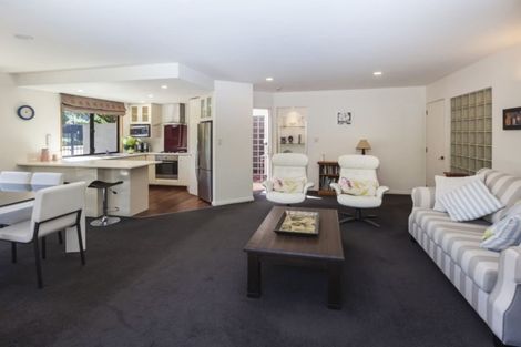 Photo of property in 135 Fendalton Road, Fendalton, Christchurch, 8052