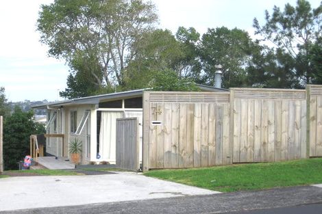 Photo of property in 74 Fitzwater Place, Henderson, Auckland, 0612