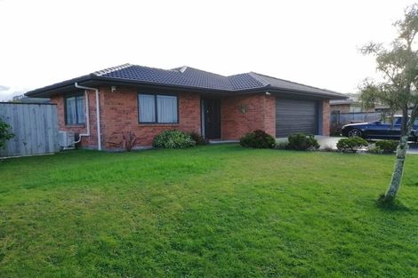 Photo of property in 22 Percy Kinsman Crescent, Riverstone Terraces, Upper Hutt, 5018