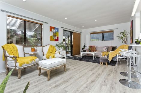 Photo of property in 2/29 Rangatira Road, Birkdale, Auckland, 0626