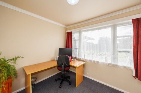 Photo of property in 23 Featherston Street, Takaro, Palmerston North, 4412