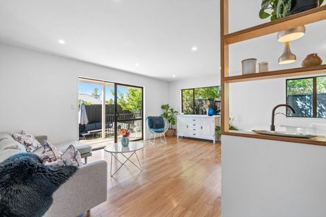 Photo of property in 69a Kervil Avenue, Te Atatu Peninsula, Auckland, 0610