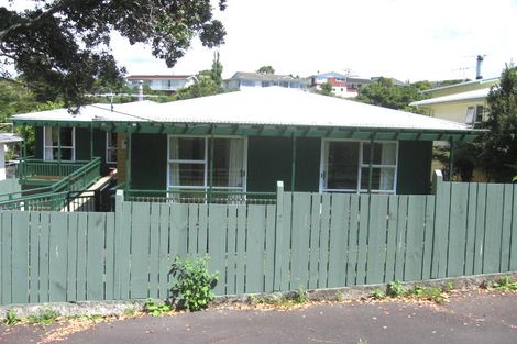 Photo of property in 66 Lake Road, Northcote, Auckland, 0627