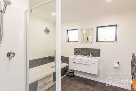 Photo of property in 109 Don Buck Road, Massey, Auckland, 0614