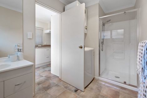 Photo of property in 4 Molyneux Place, Welcome Bay, Tauranga, 3112