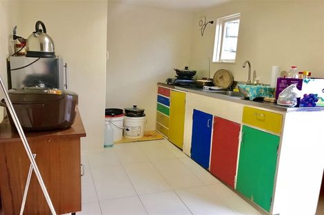 Photo of property in 2/4 Ross Avenue, Glenfield, Auckland, 0629