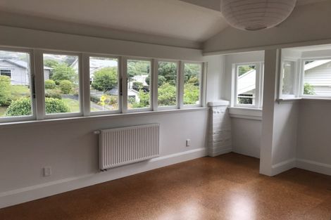 Photo of property in 11 Ngatoto Street, Khandallah, Wellington, 6035