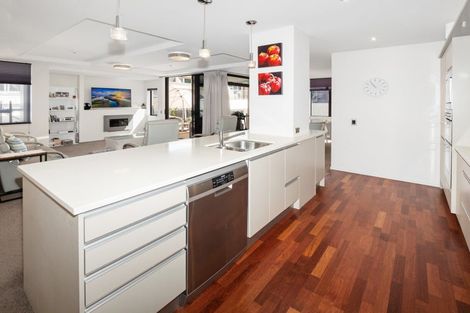 Photo of property in 13/48 Marine Parade, Mount Maunganui, 3116