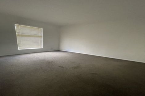 Photo of property in 7 Springbank Lane, Te Atatu Peninsula, Auckland, 0610