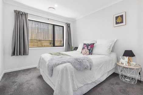 Photo of property in 1a Te Reinga View, Tawa, Wellington, 5028