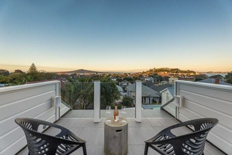 Photo of property in 21 St Aubyn Street, Devonport, Auckland, 0624