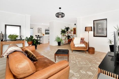 Photo of property in 215 Gloucester Road, Mount Maunganui, 3116