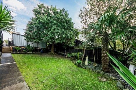 Photo of property in 28 Garton Drive, Massey, Auckland, 0614