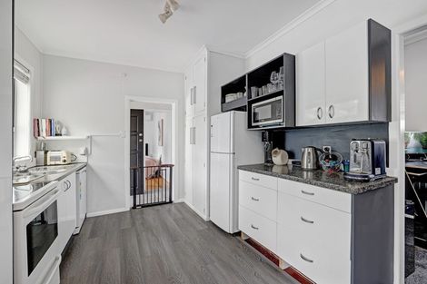 Photo of property in 49 Hamilton Road, Cambridge, 3434