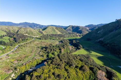 Photo of property in 213 Reikorangi Road, Waikanae, 5391