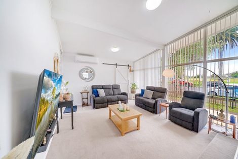 Photo of property in 45a Jellicoe Road, Manurewa, Auckland, 2102