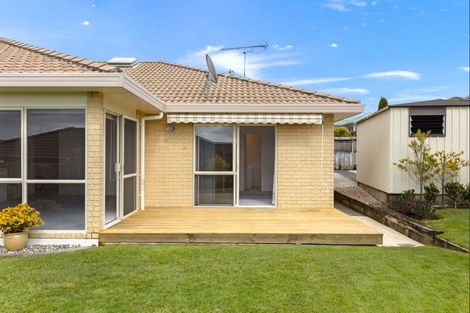 Photo of property in 61 Kath Hopper Drive, Orewa, 0931