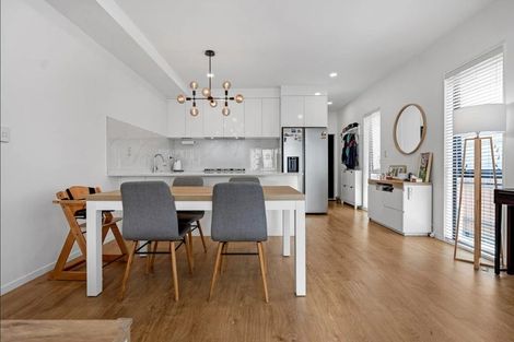 Photo of property in 5b Frontier Lane, Flat Bush, Auckland, 2019
